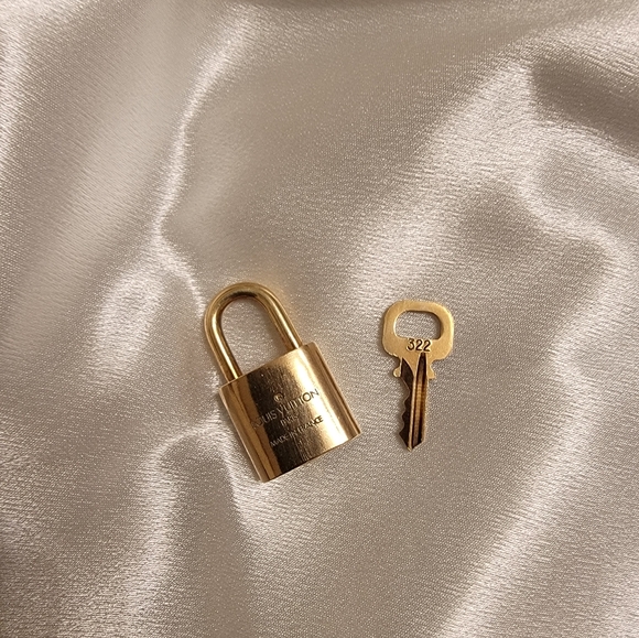 Louis Vuitton Lock and Key #322 - Picture 2 of 3
